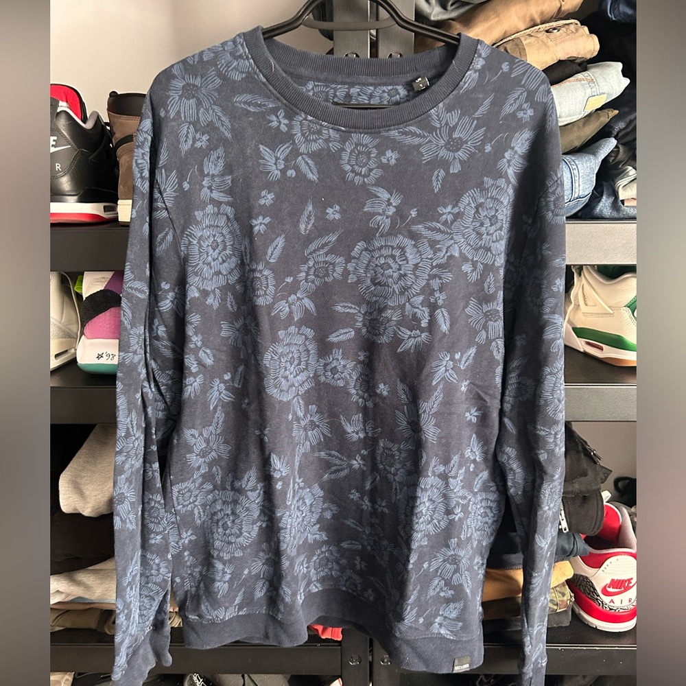 Only and Sons crewneck for men size Large